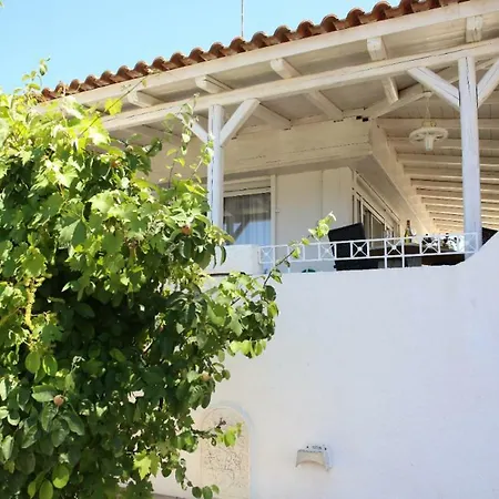 White Dreams Villa *